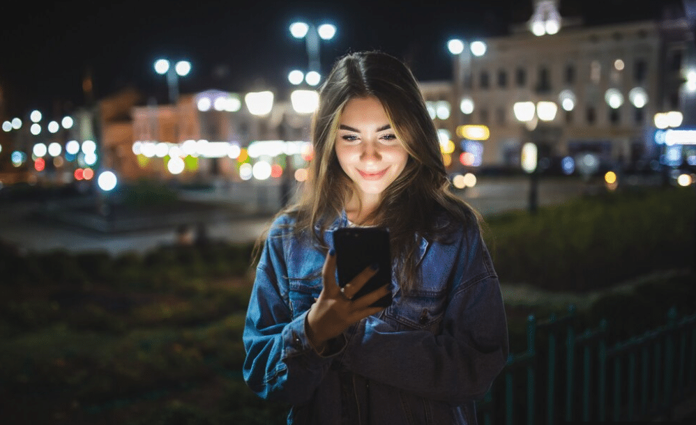 Mensagens especiais para compartilhar com amigos e familiares são capazes de transmitir carinho, conforto e esperança. Imagem: Freepik