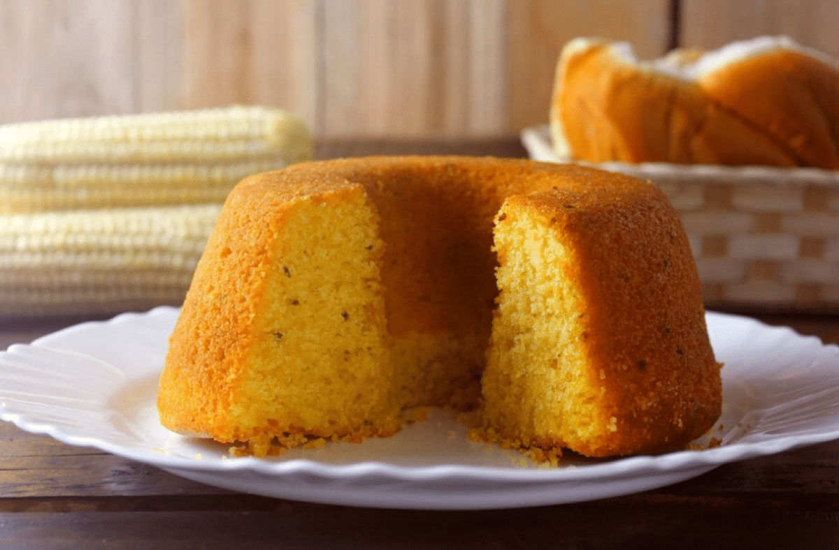 O bolo de flocão simples é uma receita que une tradição, sabor e praticidade. Imagem: Freepik.