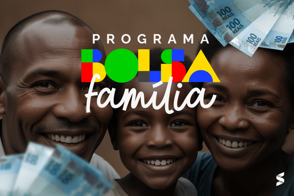 Família sorrindo com notas de dinheiro, representando o programa Bolsa Família. Imagem: Portal Melhor Idade