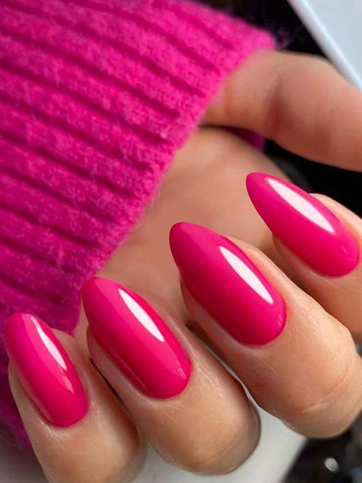 Unhas barbiecore para o show de Lady Gaga