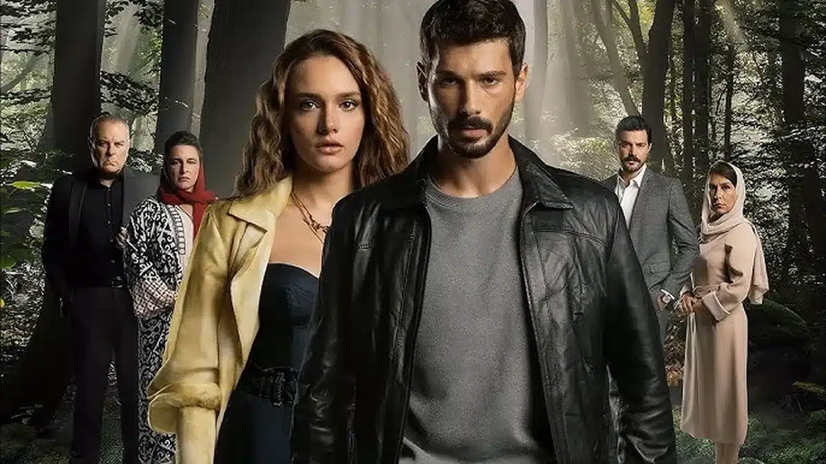 Elenco principal em cena intensa de drama onde amor e vingança se entrelaçam