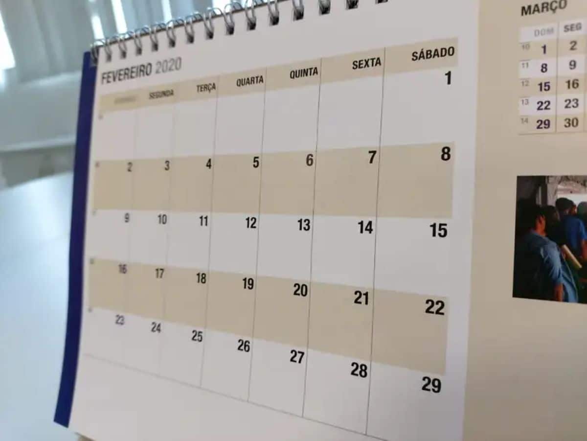 Calendário de fevereiro de 2020 com destaque para datas no mês