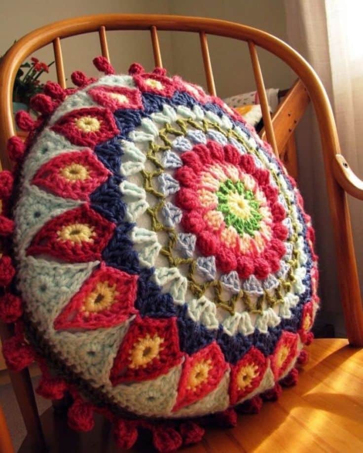 Almofada de croche redonda