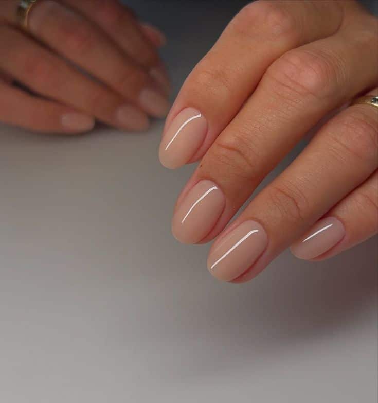 Soap nails: unhas minimalistas com aparência fresca e simples, tendência para 2025