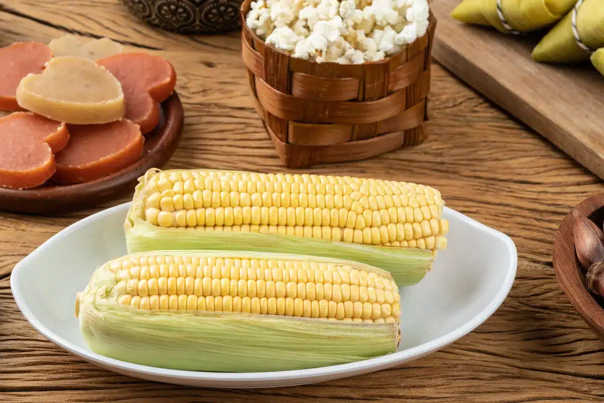 Espiga de Milho e Doces Juninos