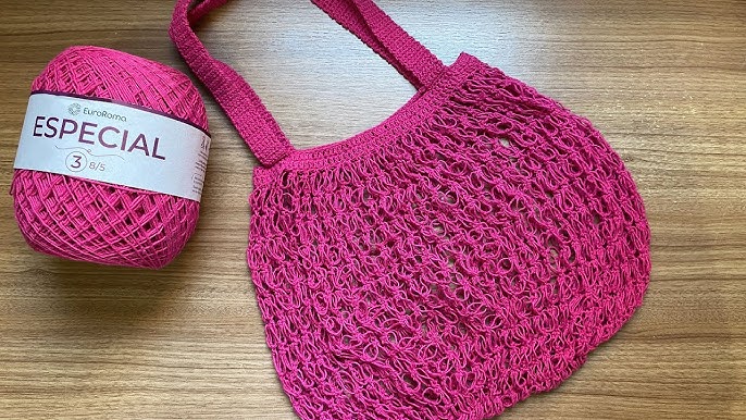 Bolsa de crochê tipo rede na cor rosa, com alças grossas e fio EuroRoma.