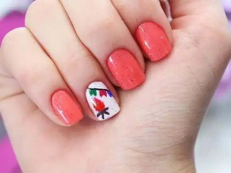 Unhas decoradas com fogueira e bandeirinhas para o São João