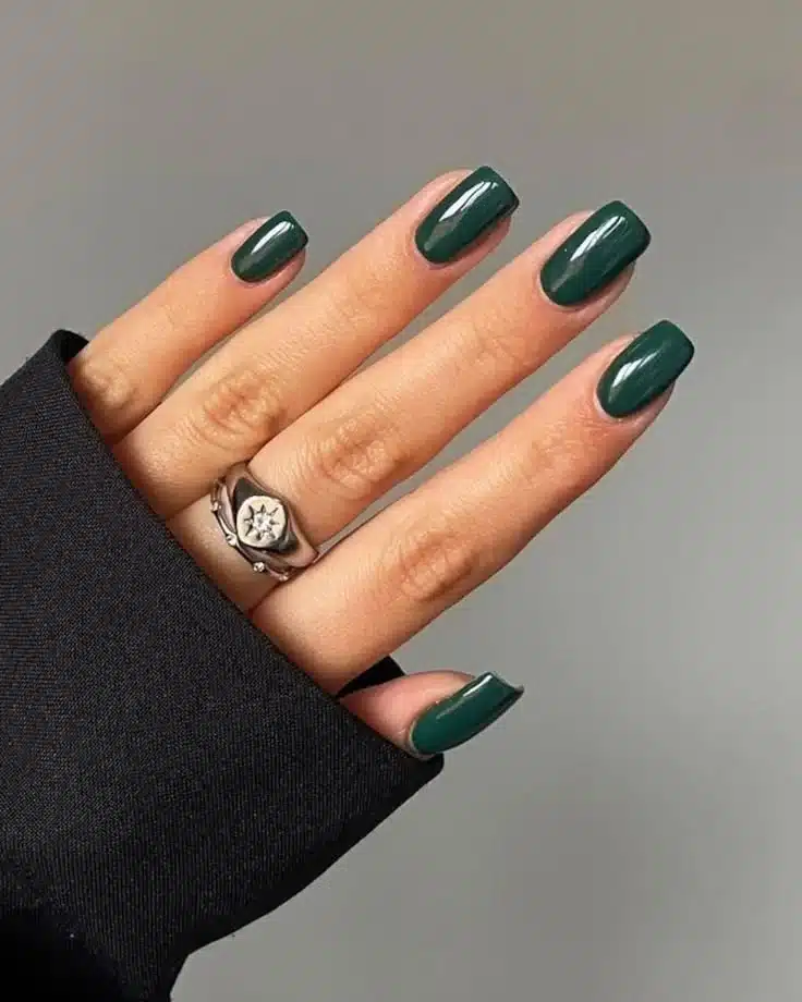 Unhas esmaltadas em verde para inspiração de São João