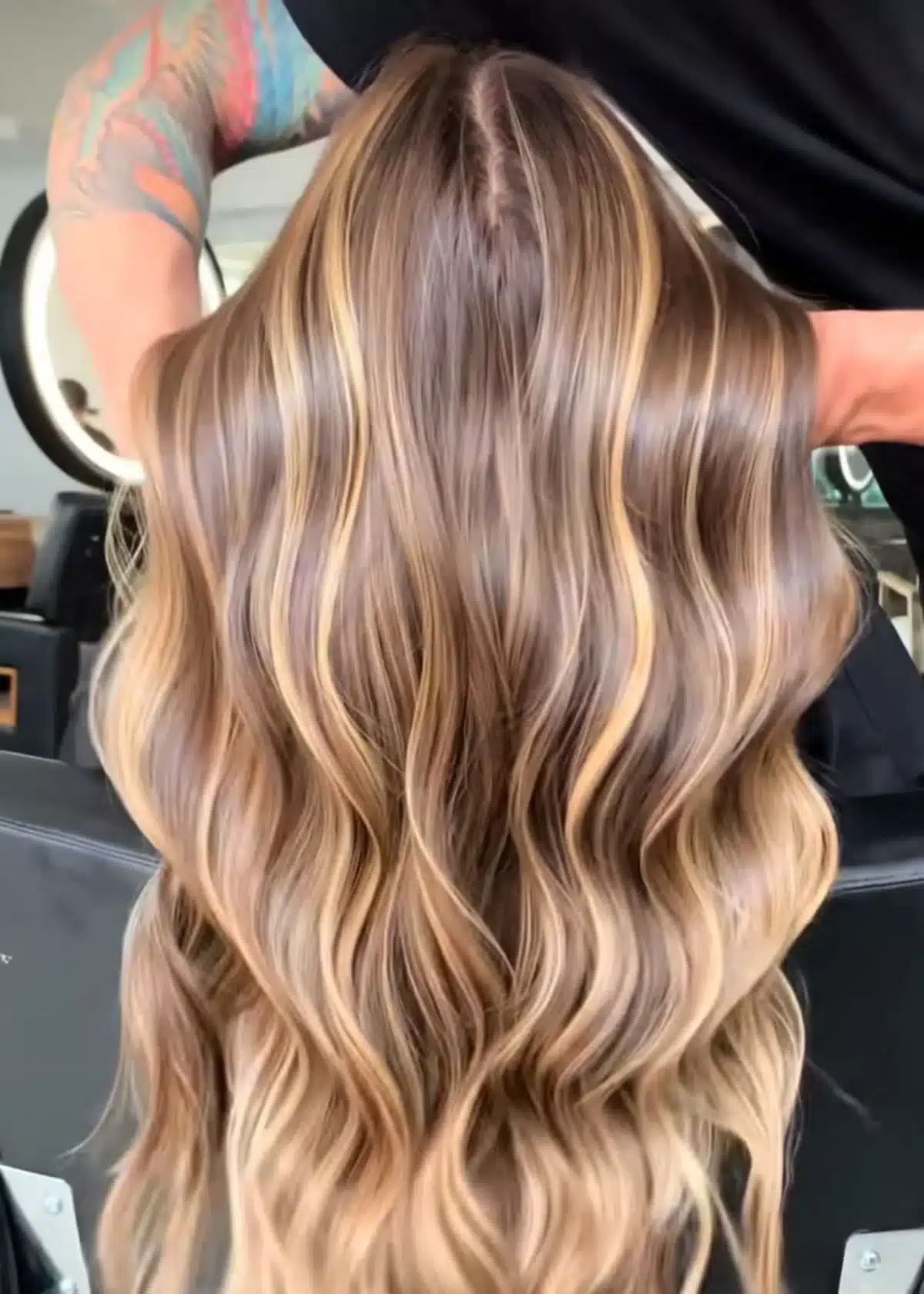 Resultado da técnica de coloração 3D com efeito iluminado e movimento natural nos fios