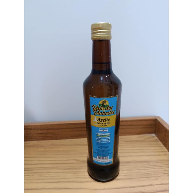 Garrafa de azeite Vale dos Vinhedos com comercialização proibida pela Anvisa.