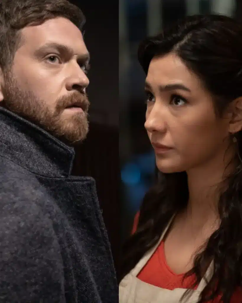 Homem e mulher turcos se encaram em cena dramática de novela.