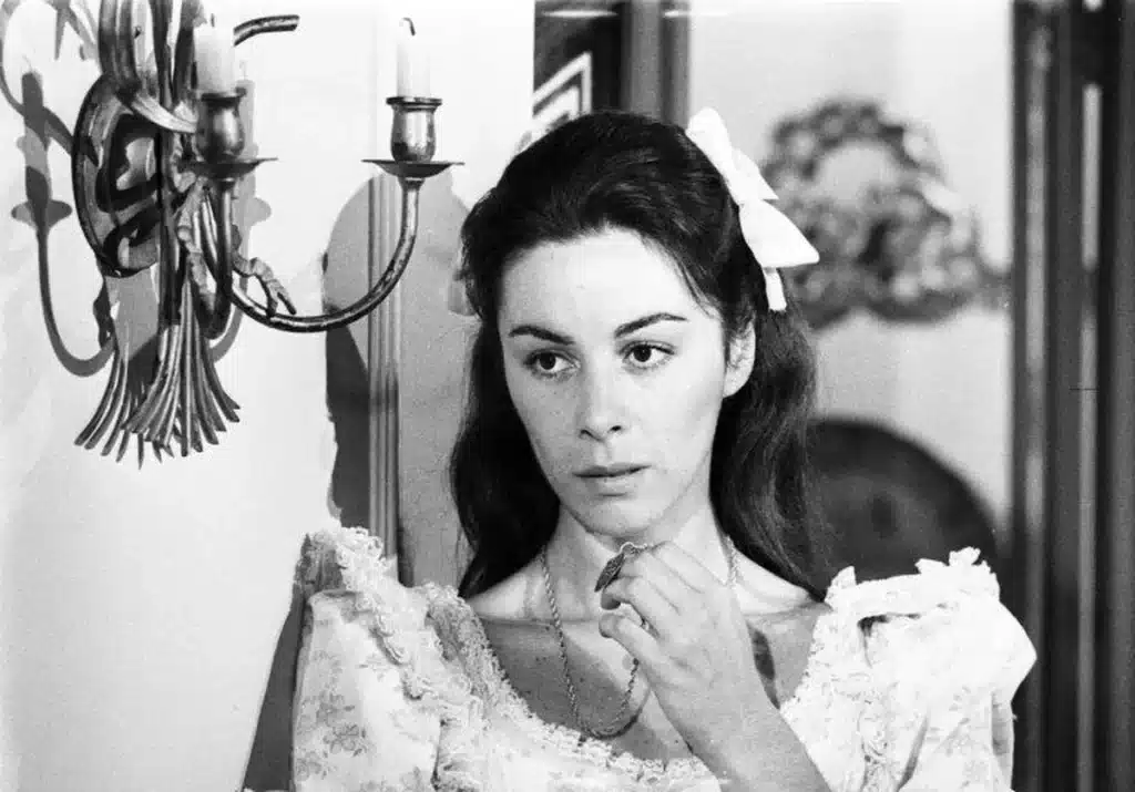 Cena da novela Maria, Maria com a atriz Nívea Maria em clima de tensão.