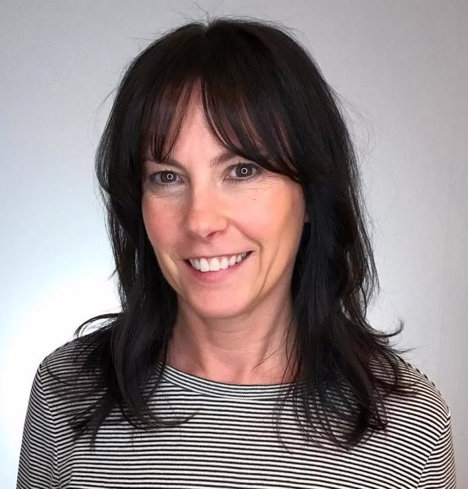 Corte com franja cortina para mulheres acima dos 50 anos