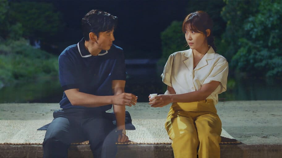 Os personagens principais do dorama 'Chocolate', um médico e uma chef, compartilhando um momento de reflexão.