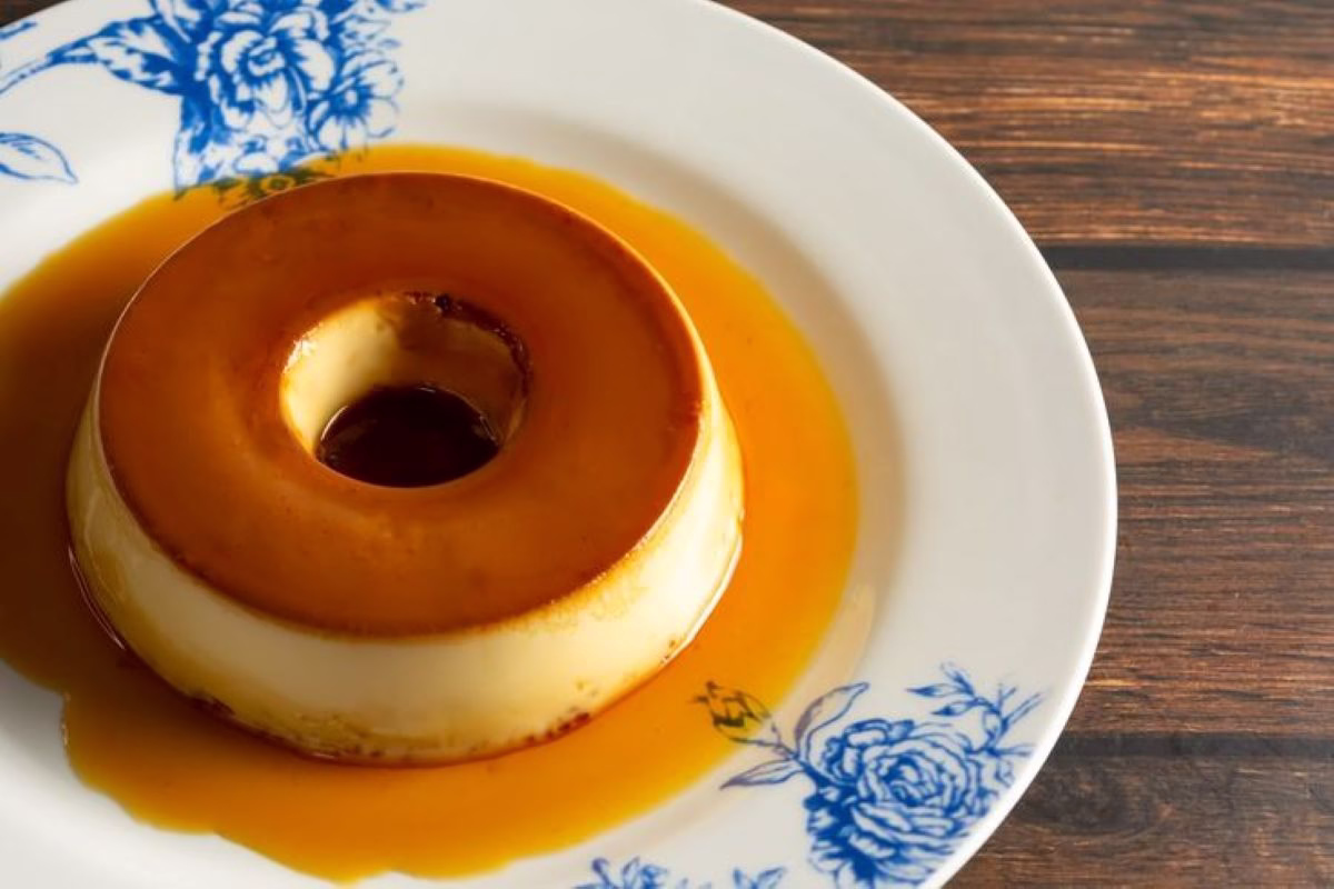 pudim de leite cremoso feito no micro-ondas em poucos minutos