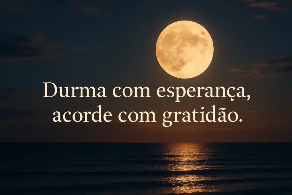 Lua cheia brilhando sobre o mar à noite com frase motivacional