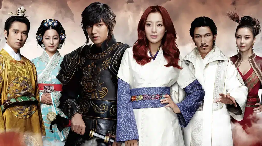Elenco principal de Faith (2012), incluindo o general Choi Young, a cirurgiã Yoo Eun Soo e outros personagens principais, vestidos com trajes da dinastia Goryeo.