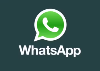 Close no ícone do aplicativo WhatsApp em fundo verde e nome WhatsApp abaixo