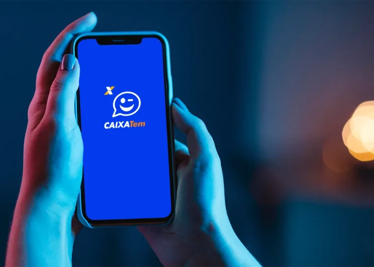 Celular com aplicativo Caixa Tem na tela