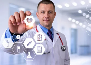 Médico representa as orientações do novo guia da ANS sobre as regras dos planos de saúde no Brasil.