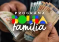 Notas de real e logo do Bolsa Família representam o calendário de pagamentos de setembro.