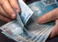 Cédulas de real representam os pagamentos do INSS de setembro para aposentados e pensionistas.