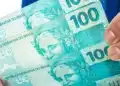 Cédulas de R$ 100 representam os pagamentos do INSS referentes a outubro
